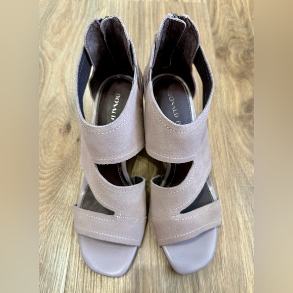 Donald Pliner Panya Cut Out Wedge Sandals Size 8 M LNC - Picture 3 of 7